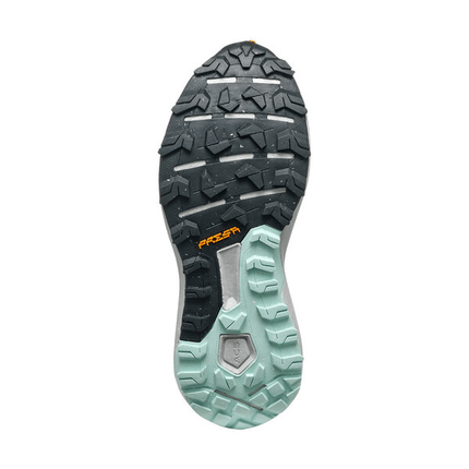 spin-planet-woman-saale